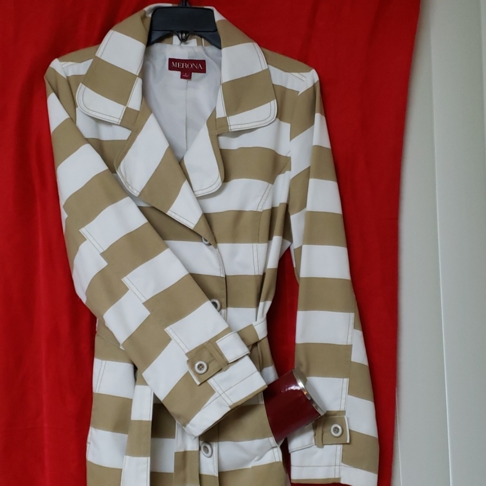 Coat/jacket.. - Picture 3 of 5